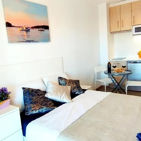 Apartament With Terrace And Pool Torrevieja